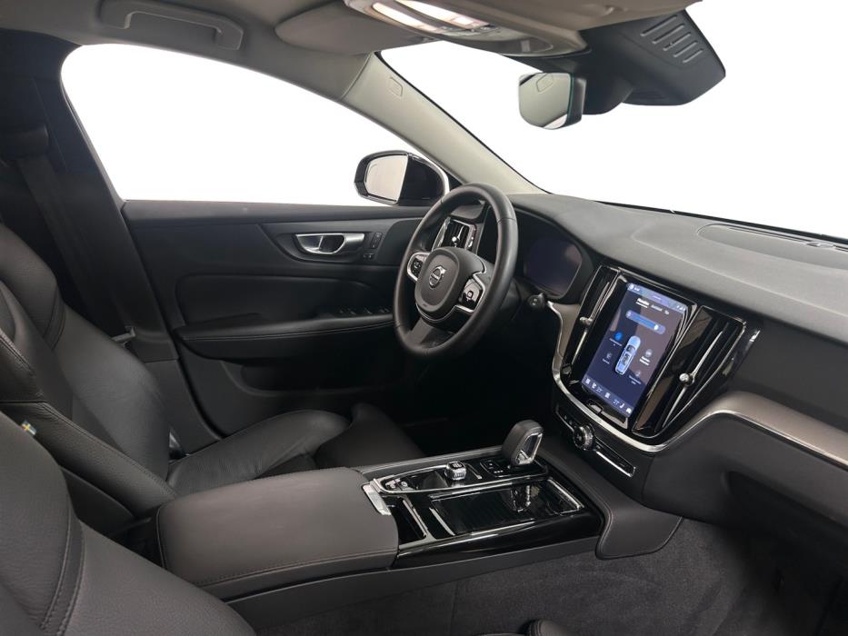 VOLVO V60 2024