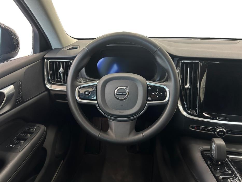 VOLVO V60 2024