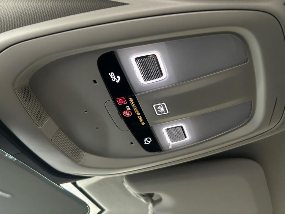 VOLVO V60 2024