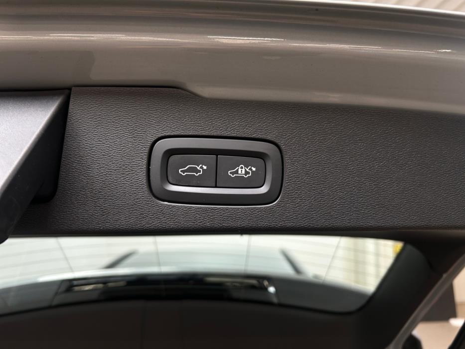 VOLVO V60 2024