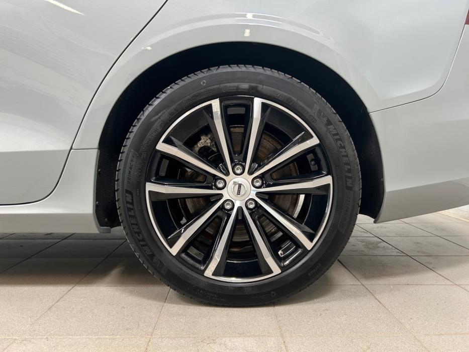 VOLVO V60 2024