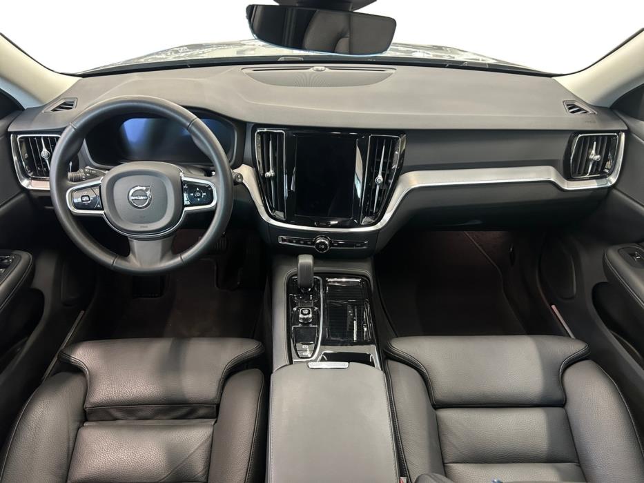 VOLVO V60 2024