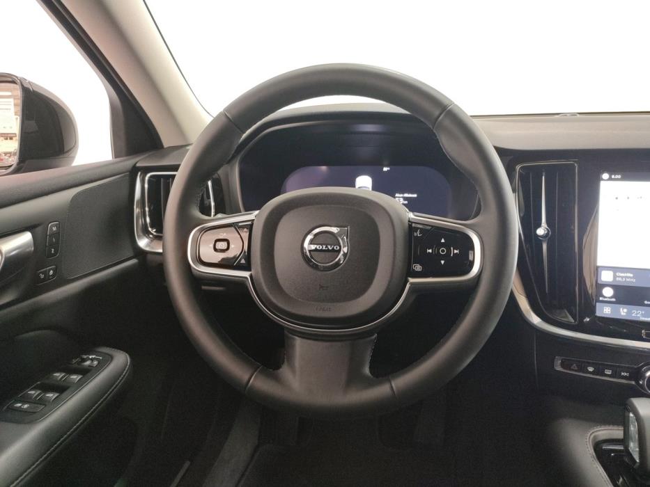 VOLVO V60 2024