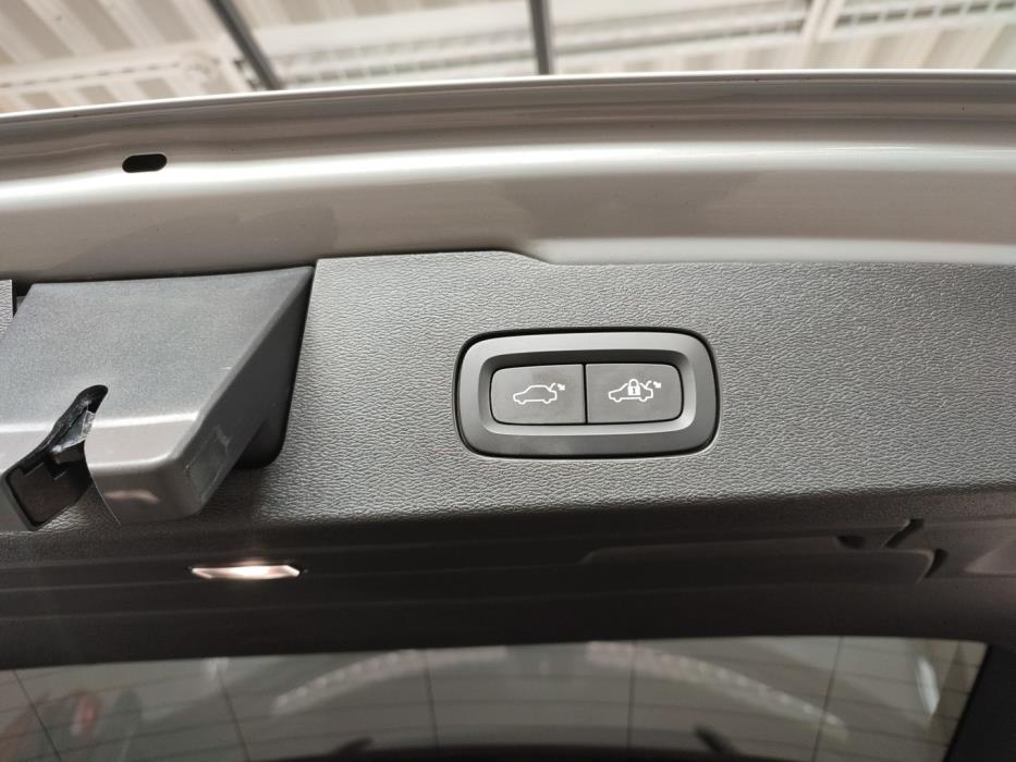 VOLVO V60 2024