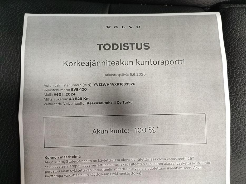 VOLVO V60 2024