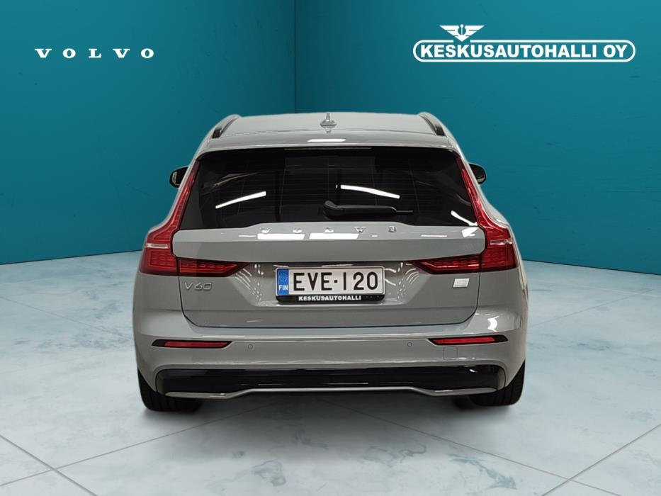 VOLVO V60 2024