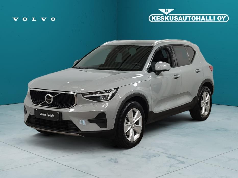 VOLVO XC40 2025