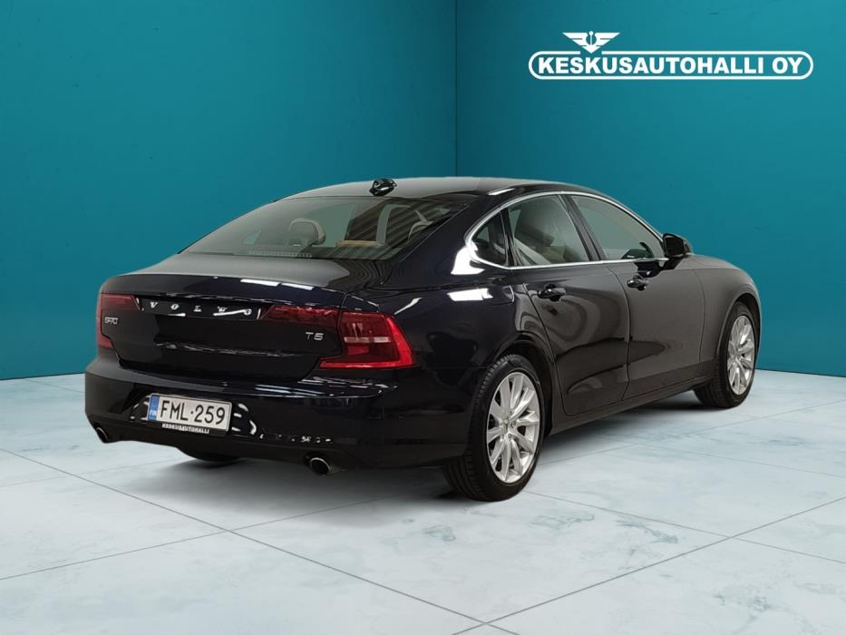 VOLVO S90 2017