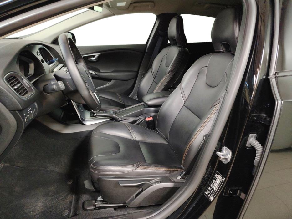 VOLVO V40 Cross Country 2018