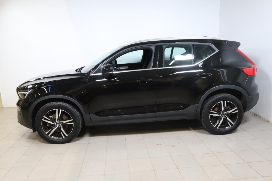 VOLVO XC40 2023