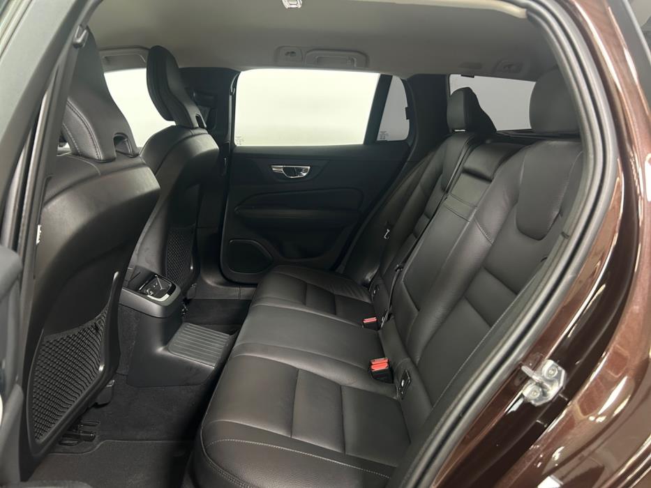 VOLVO V60 2020