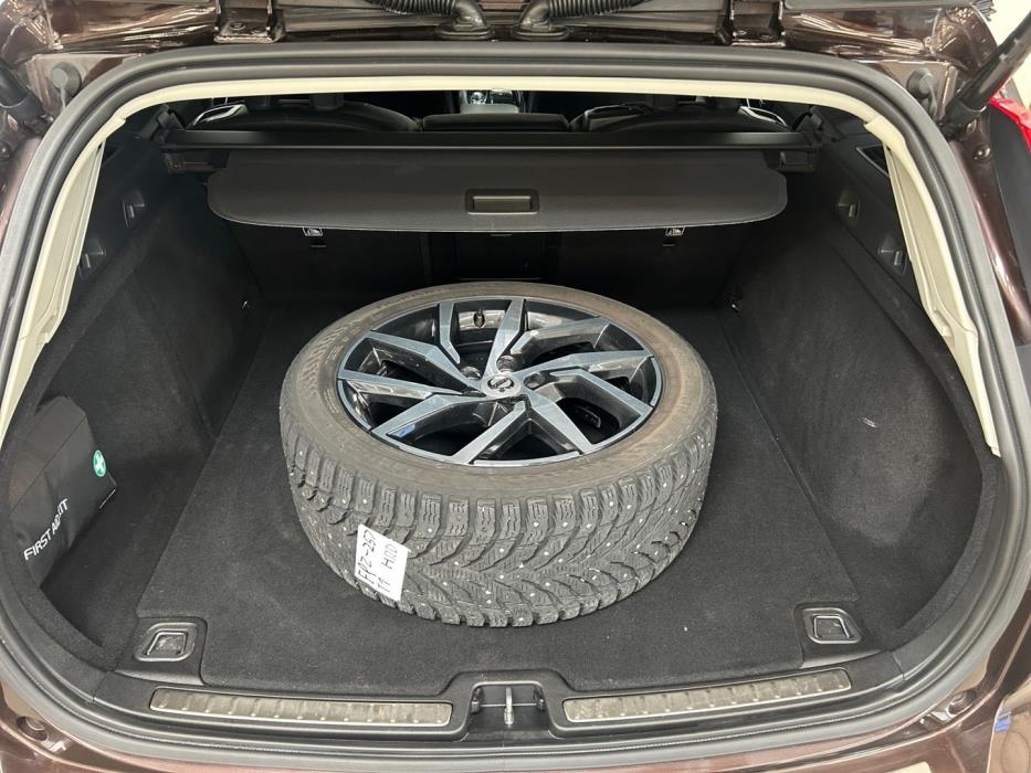 VOLVO V60 2020