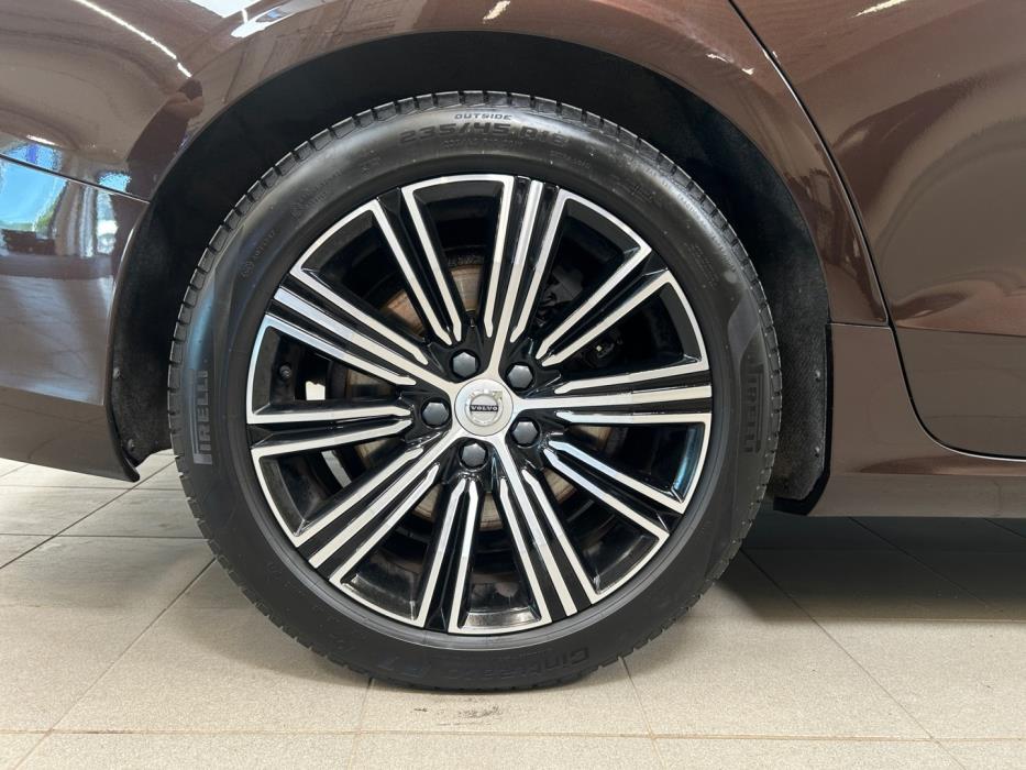 VOLVO V60 2020