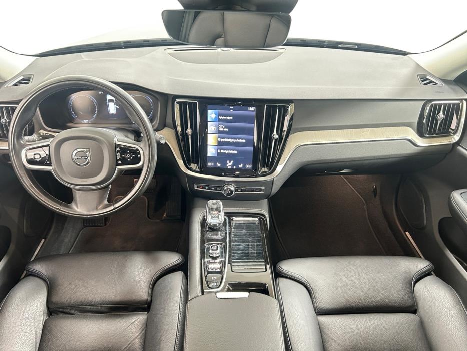VOLVO V60 2020