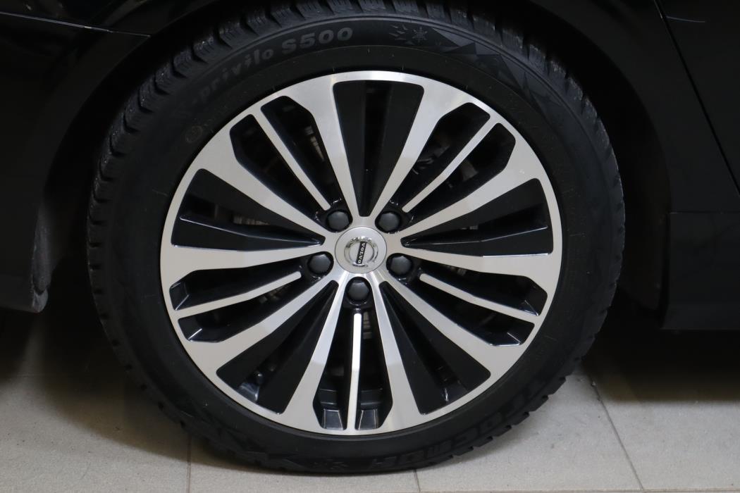 VOLVO V90 2023