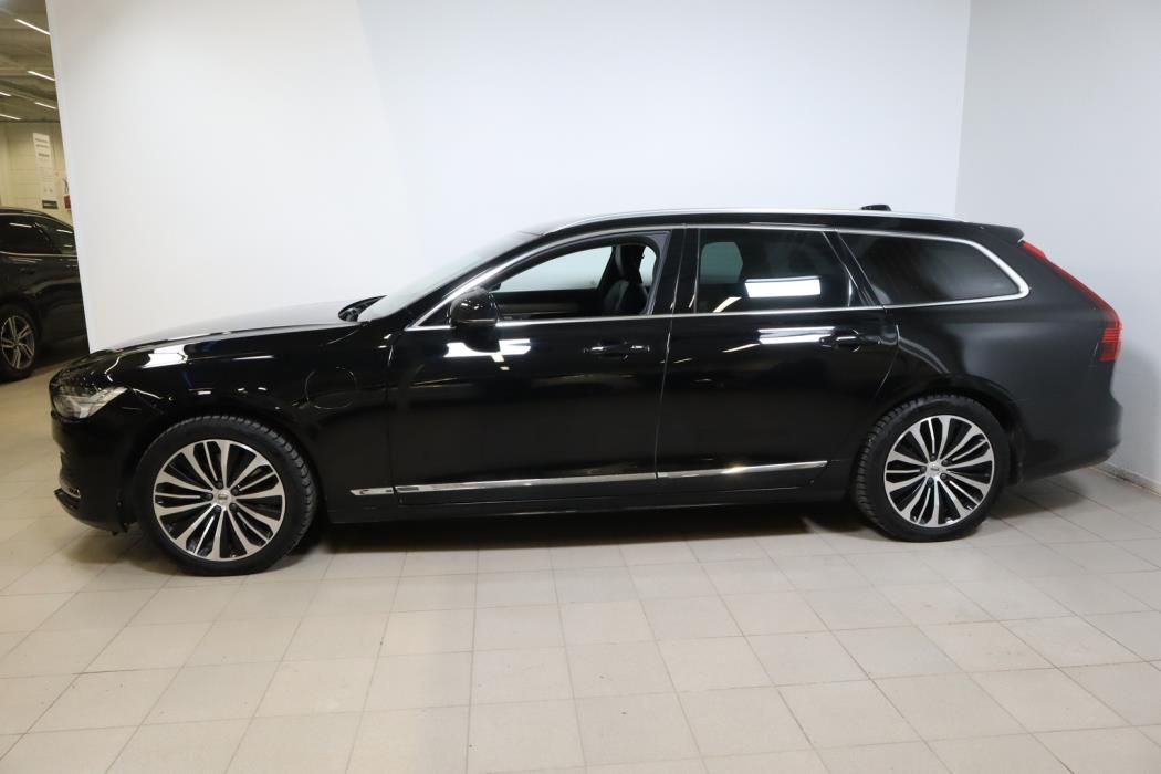 VOLVO V90 2023