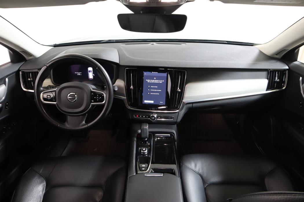 VOLVO V90 2023