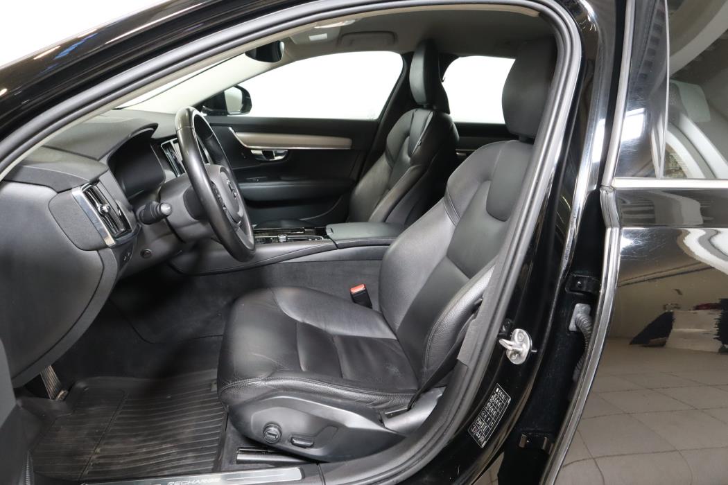 VOLVO V90 2023