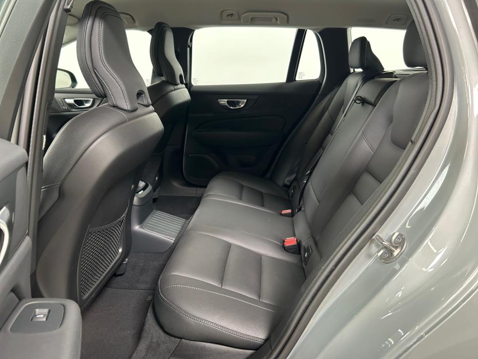 VOLVO V60 2024