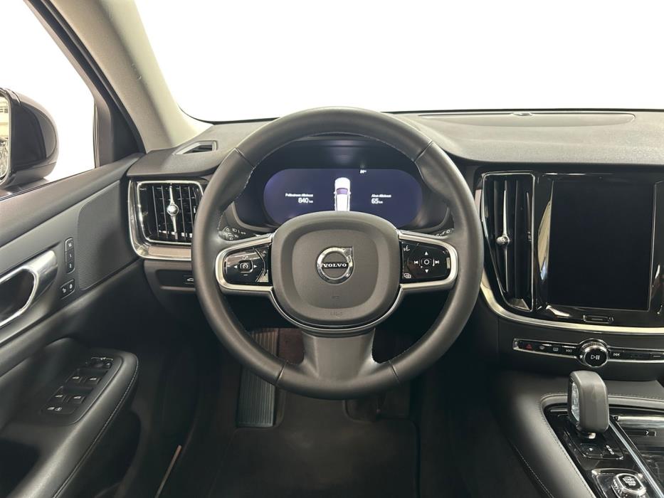 VOLVO V60 2024
