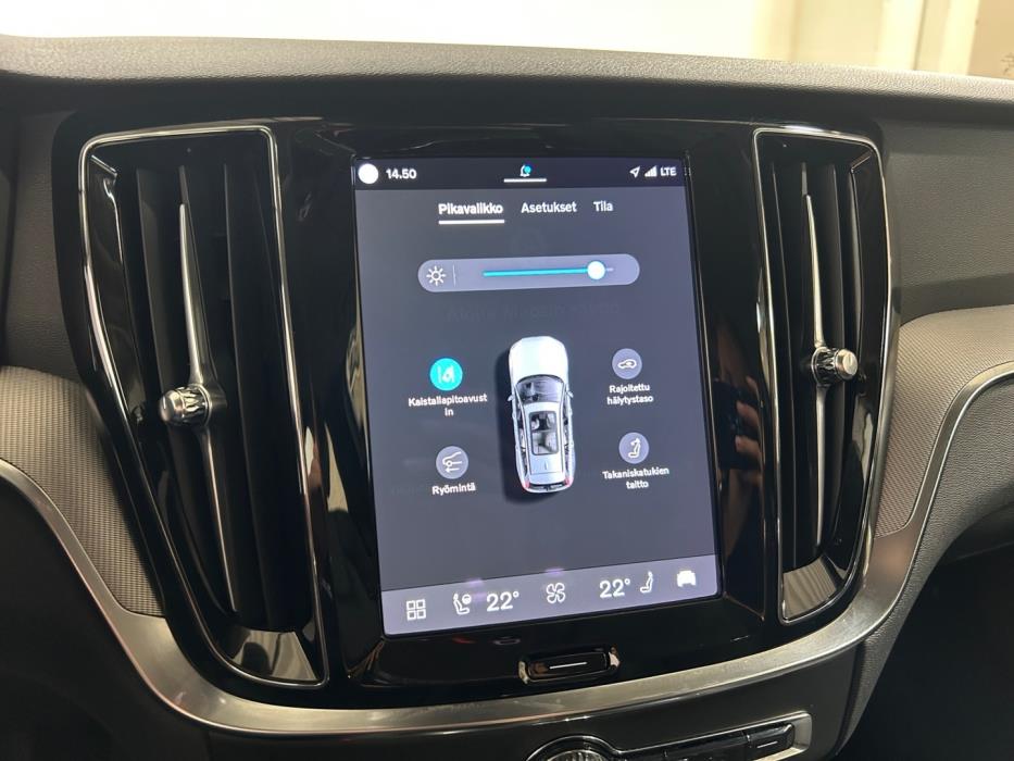 VOLVO V60 2024