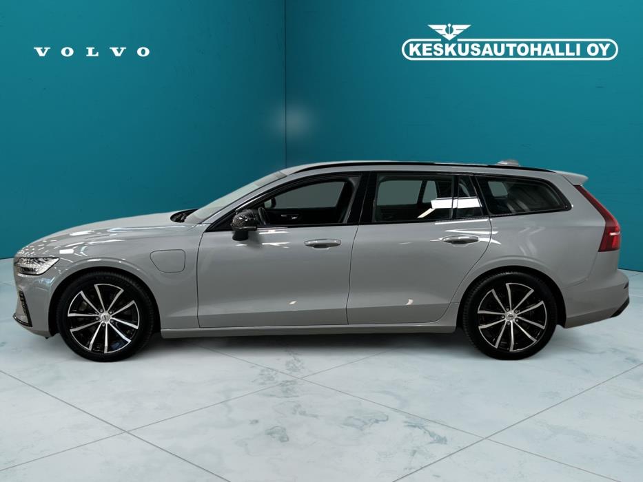 VOLVO V60 2024