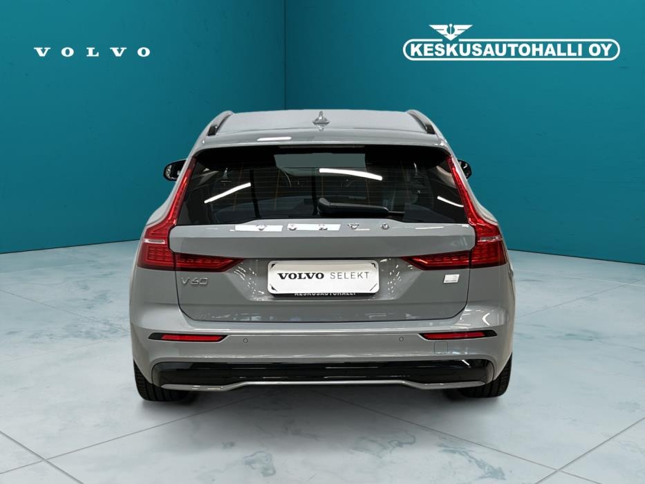 VOLVO V60 2024