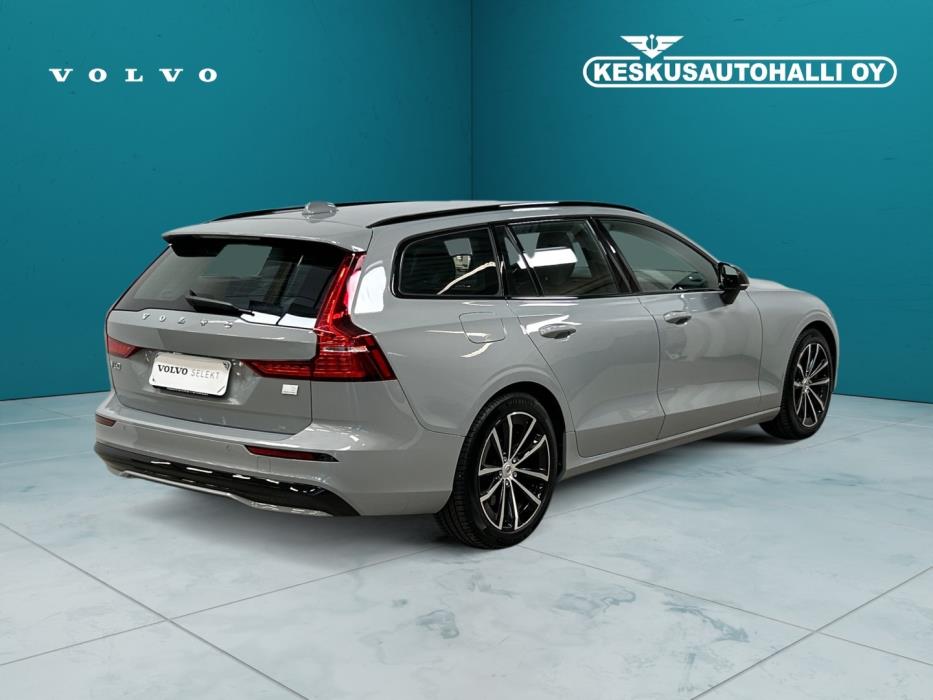 VOLVO V60 2024