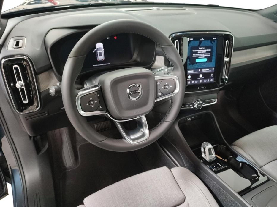 VOLVO EX40 2026