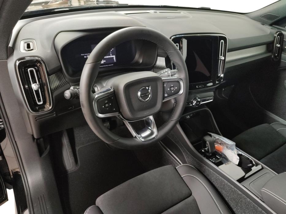 VOLVO EX40 2027