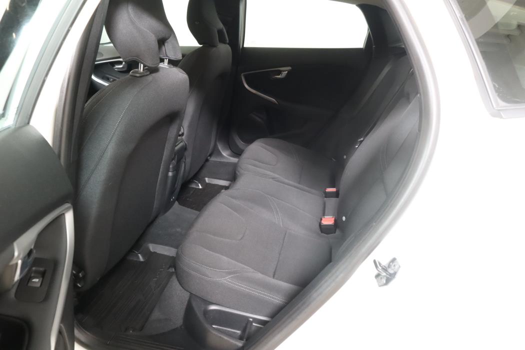 VOLVO V40 CROSS COUNTRY 2013