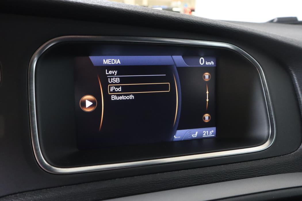 VOLVO V40 CROSS COUNTRY 2013