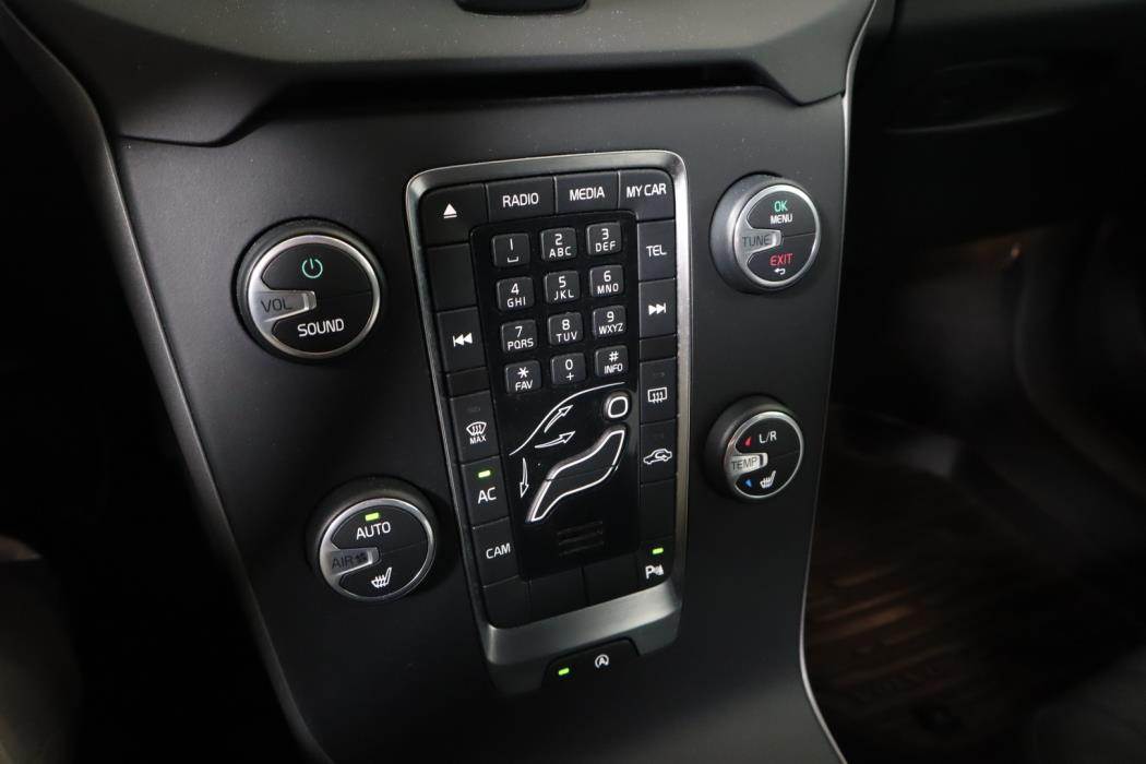 VOLVO V40 CROSS COUNTRY 2013