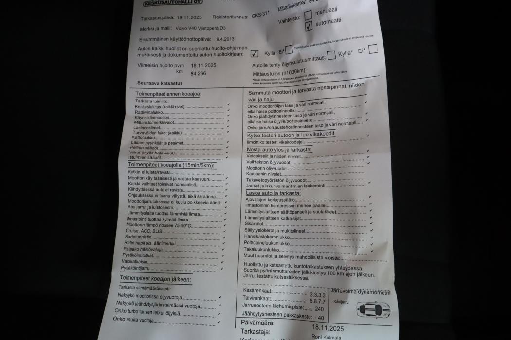 VOLVO V40 CROSS COUNTRY 2013