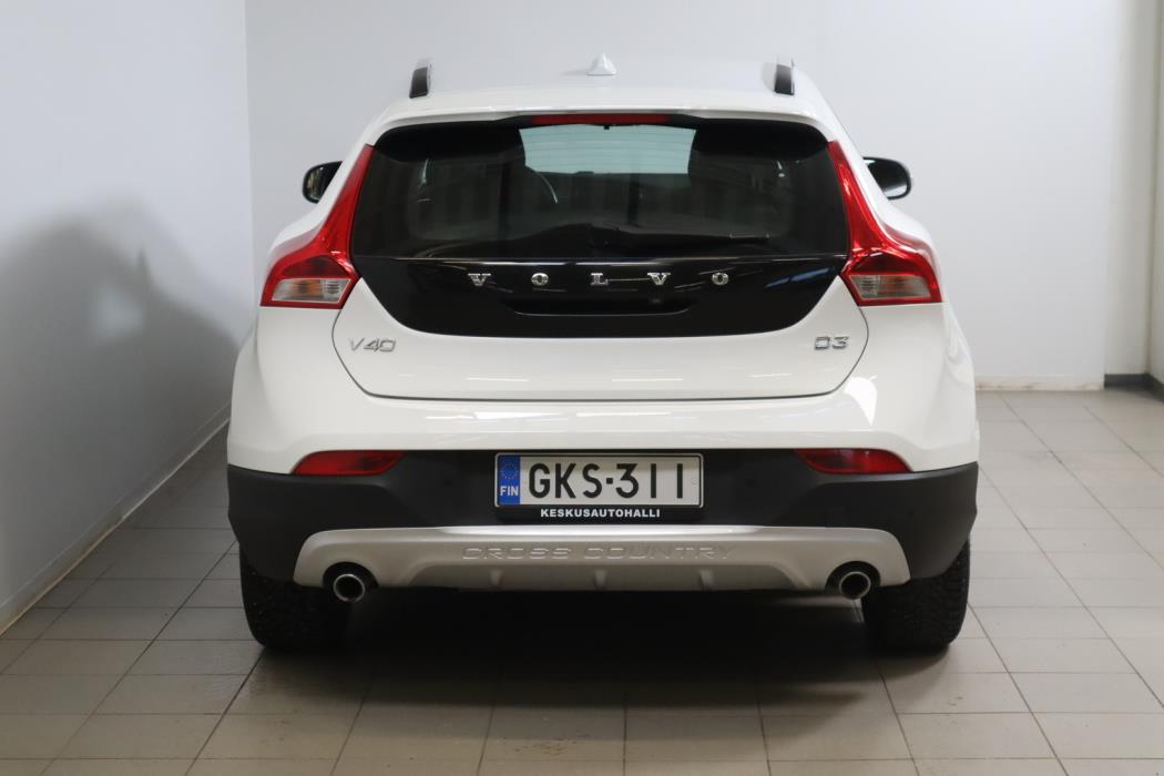 VOLVO V40 CROSS COUNTRY 2013