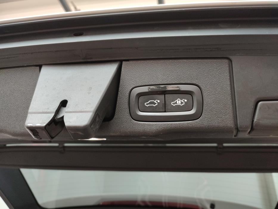 VOLVO XC60 2018