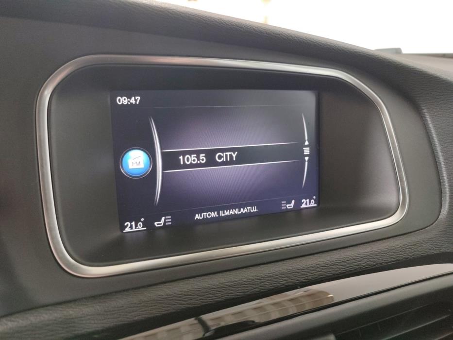 VOLVO V40 2019