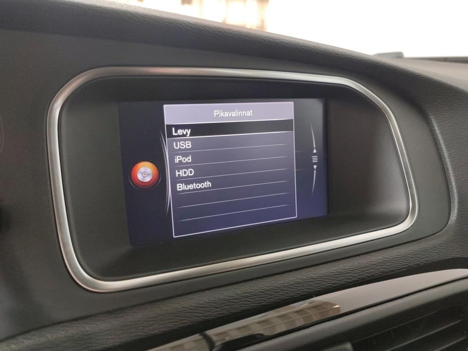 VOLVO V40 2019