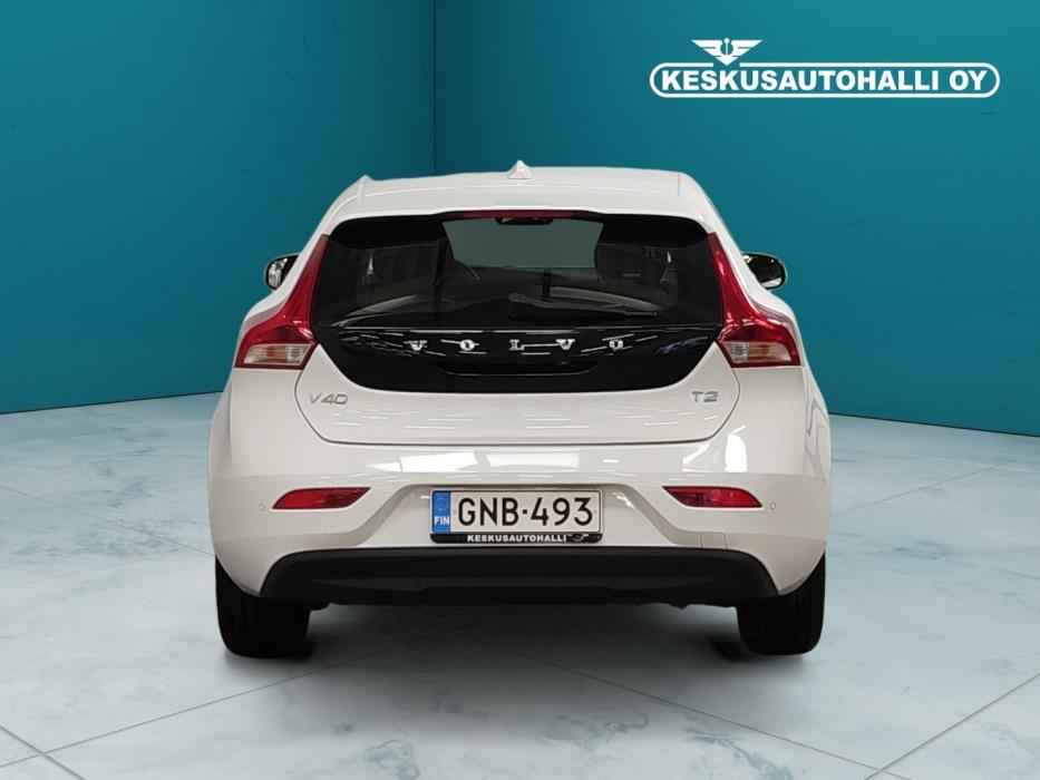 VOLVO V40 2019