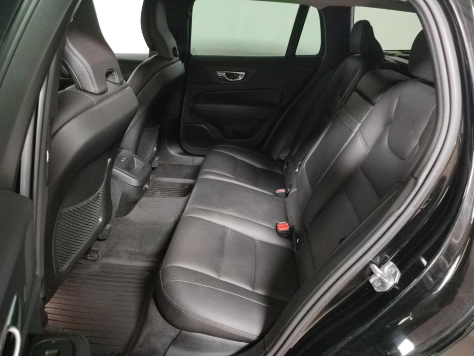 VOLVO V60 2020