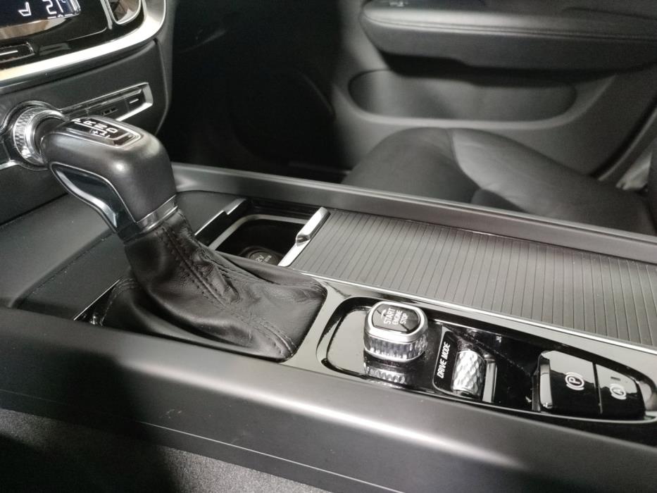 VOLVO V60 2020