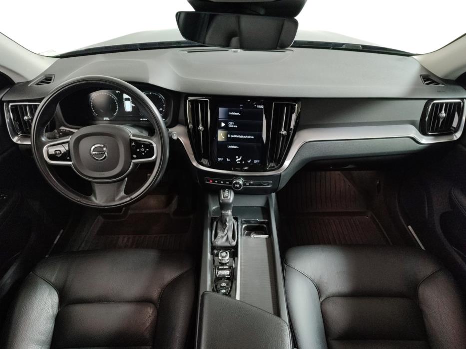 VOLVO V60 2020