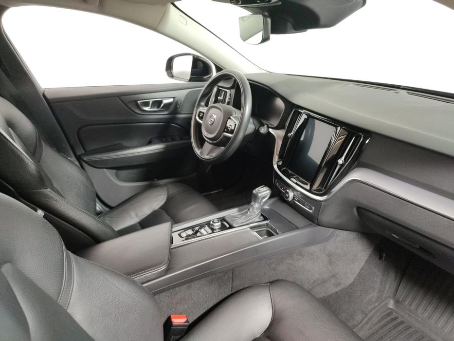 VOLVO V60 2020