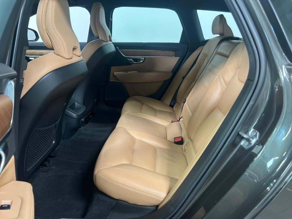 VOLVO V90 2020