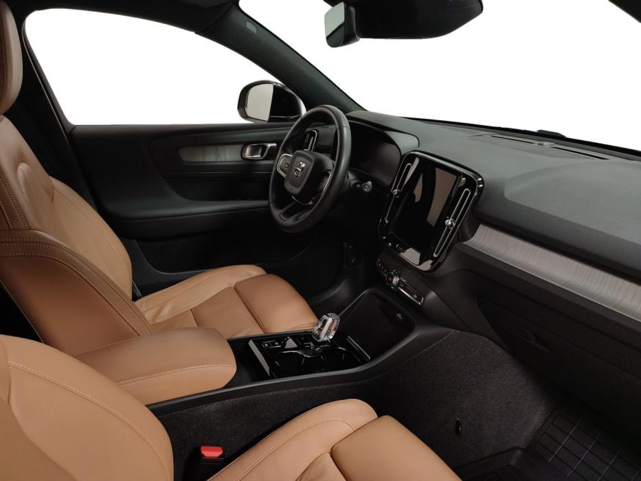 VOLVO XC40 2022