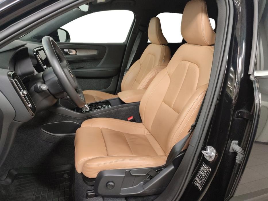 VOLVO XC40 2022