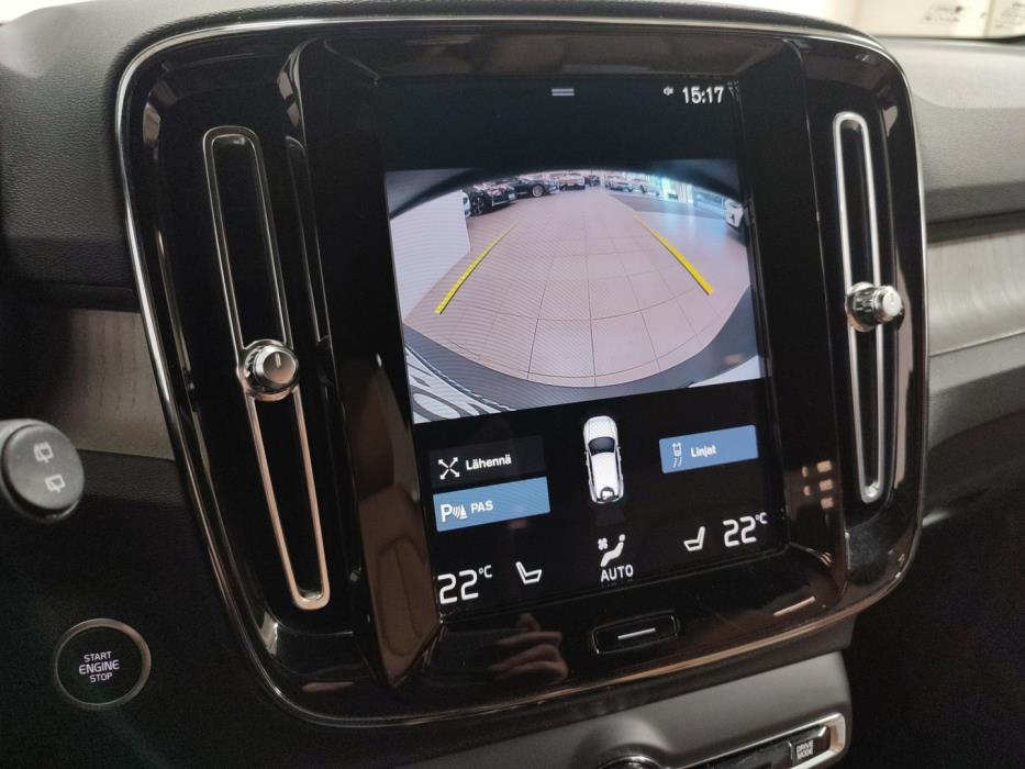 VOLVO XC40 2022