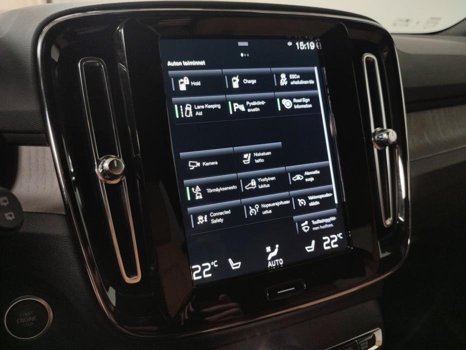 VOLVO XC40 2022
