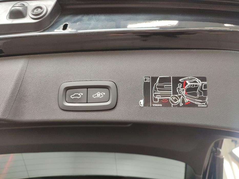 VOLVO XC40 2022