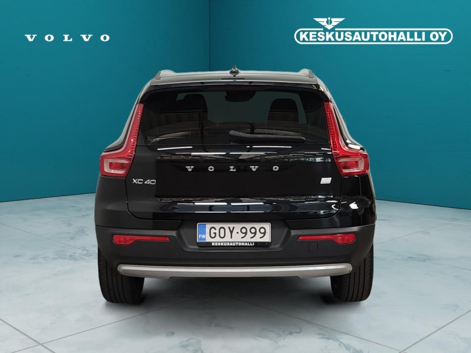 VOLVO XC40 2022